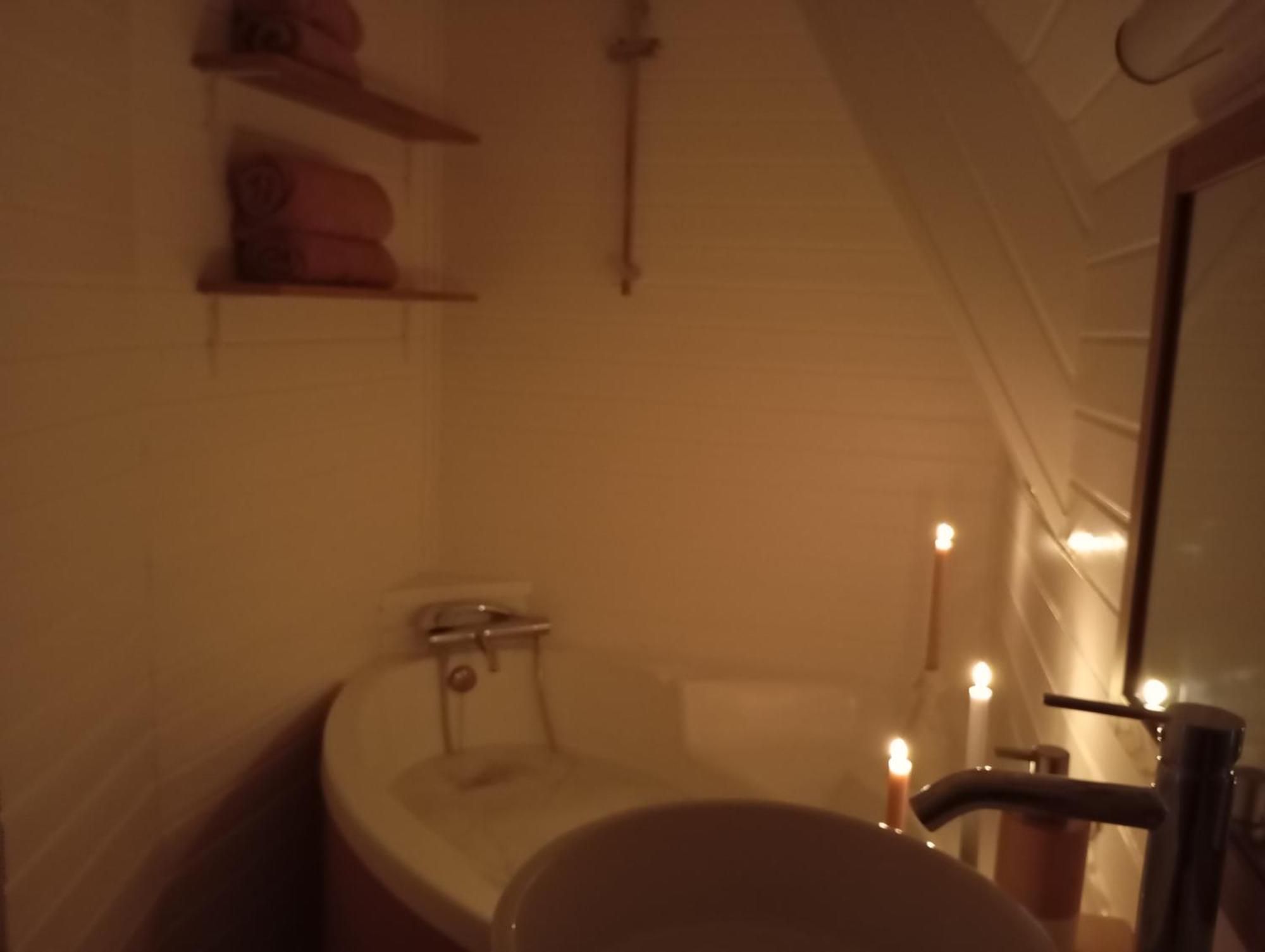 Escapade Romantique Sous Les Toits De Kereon - Centre Historique, Rue Pietonne 坎佩尔 外观 照片