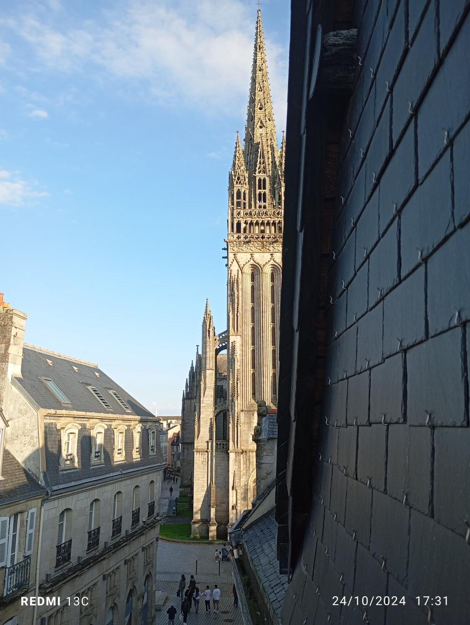 Escapade Romantique Sous Les Toits De Kereon - Centre Historique, Rue Pietonne 坎佩尔 外观 照片