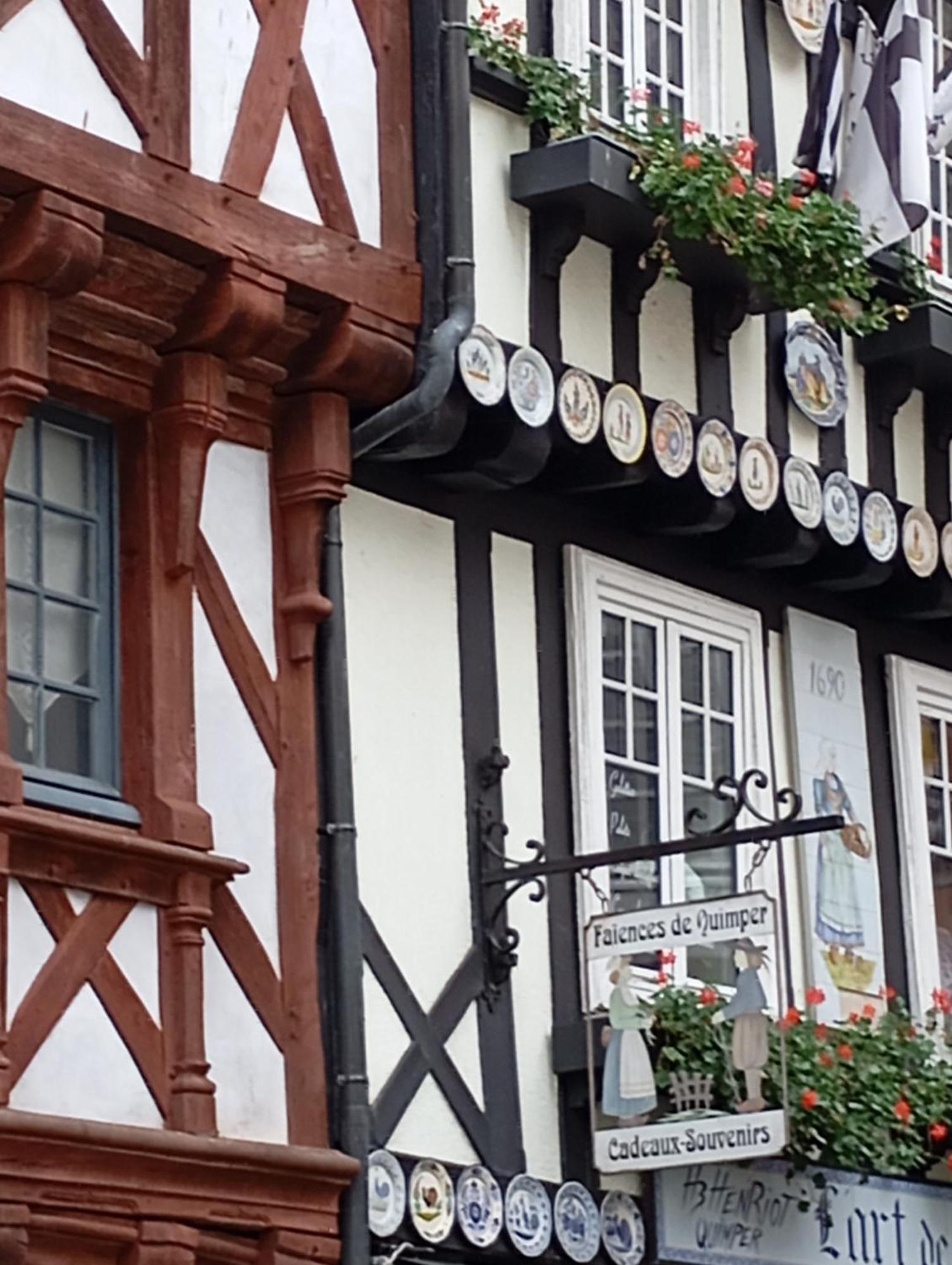Escapade Romantique Sous Les Toits De Kereon - Centre Historique, Rue Pietonne 坎佩尔 外观 照片